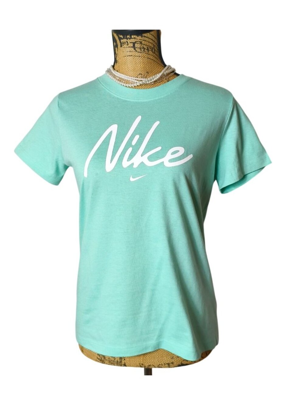 Nike Girls L Tee Mint Green Short Sleeve Logo Graphic Casual Athleisure School